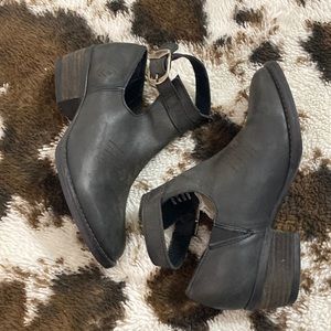 Sbicca Vintage Collection Peaceout Charcoal Size 6